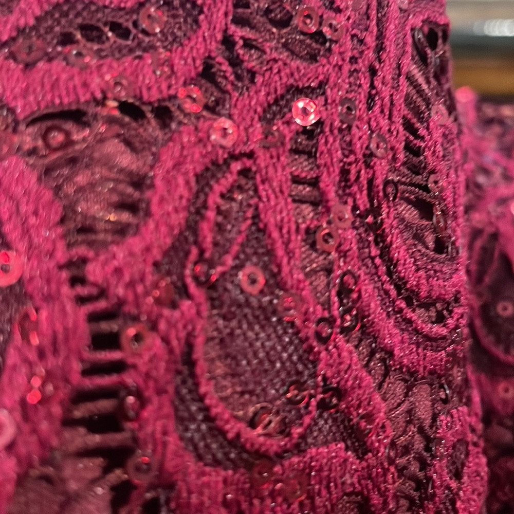 NWOT Burgundy MY MICHELLE Bodycon Dress with lace and sequins, size 11 - Picture 6 of 8